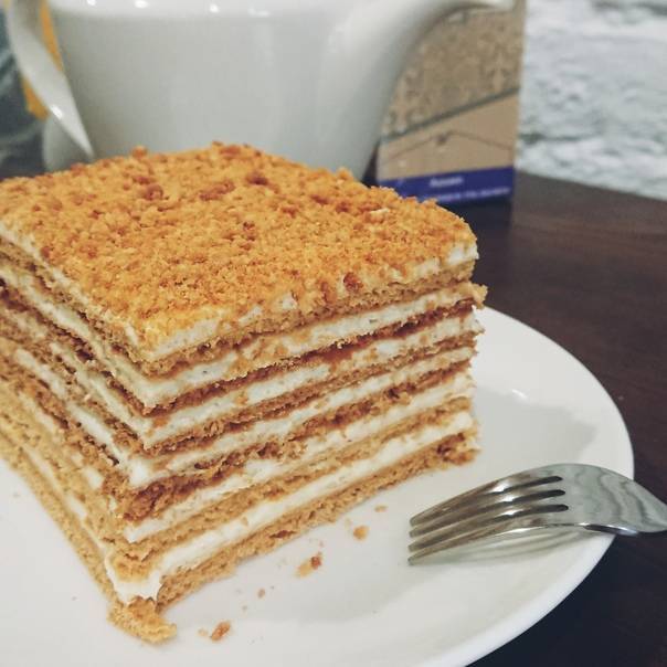 Классический торт «медовик»: 5 простых и вкусных рецептов (пошагово)